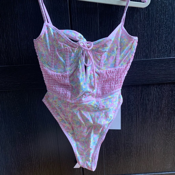 For Love and Lemons Hydrangea Blooms One Piece Swim - Picture 3 of 16